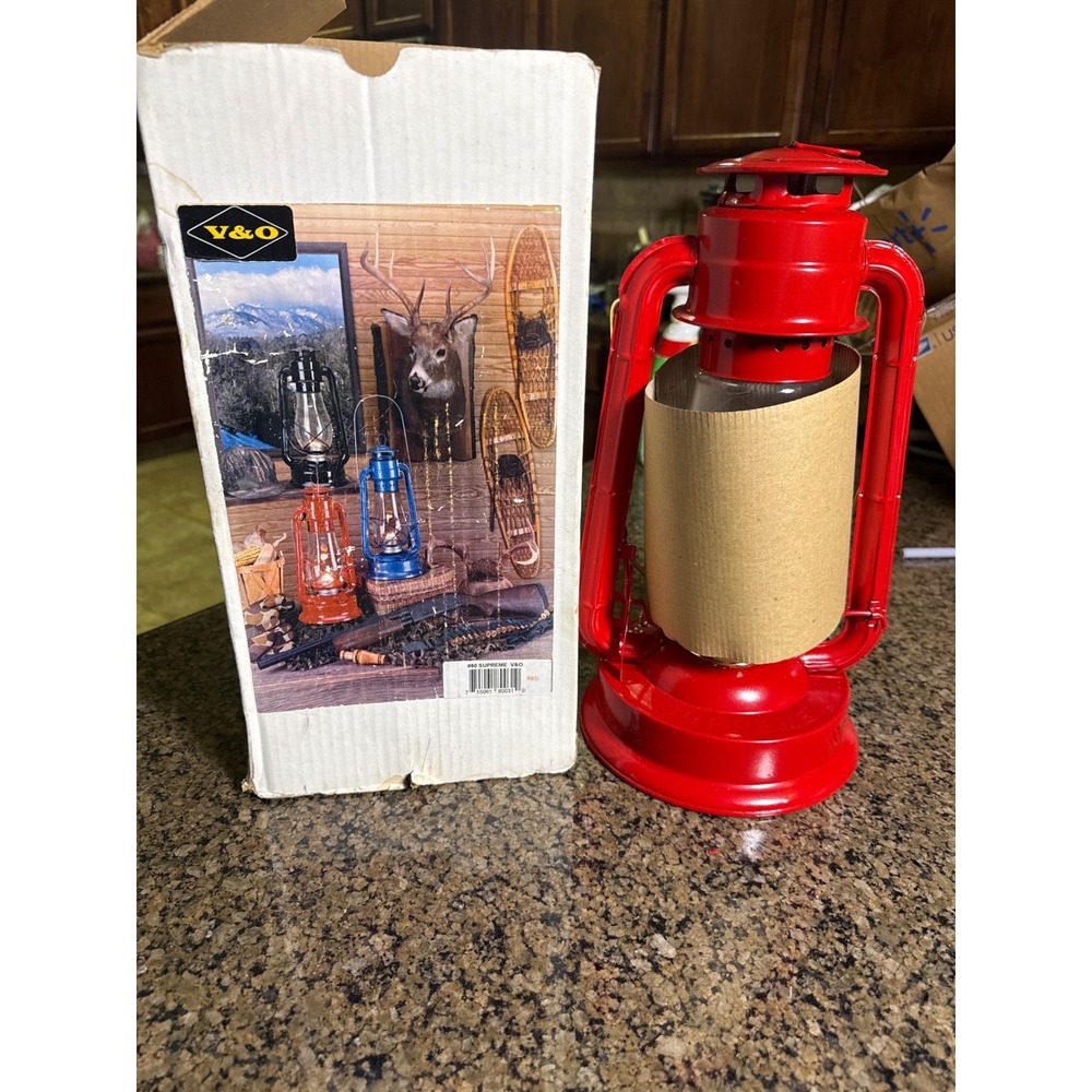 V&O Supreme No. 80 Red Kerosene Hurricane Lantern Vintage Style Oil Lamp New